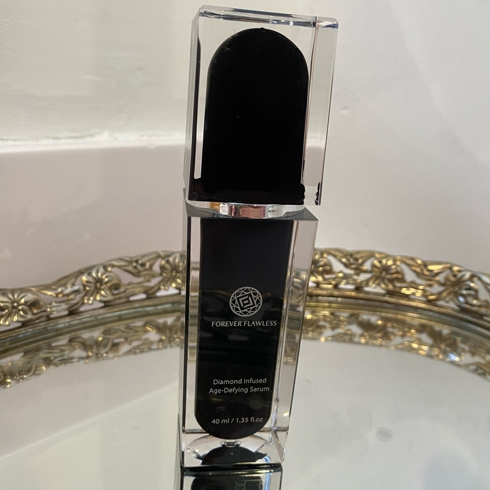 Forever Flawless Diamond Infused Age Deyfing Serum